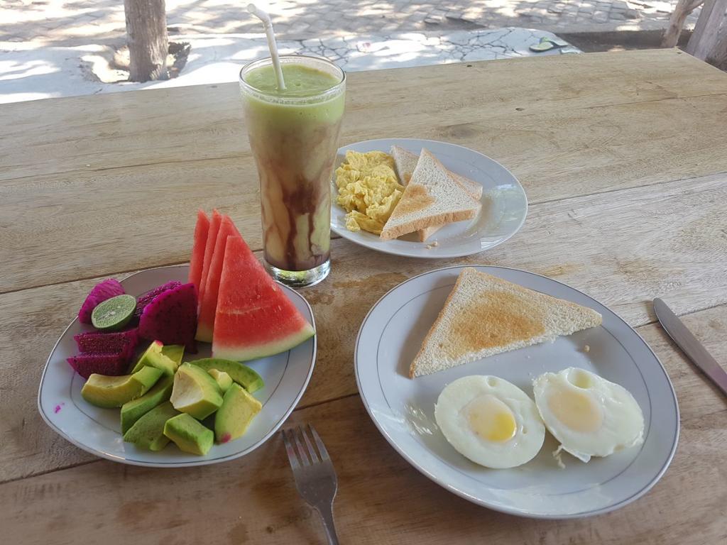 Putri Homestay Gili Meno Exterior foto