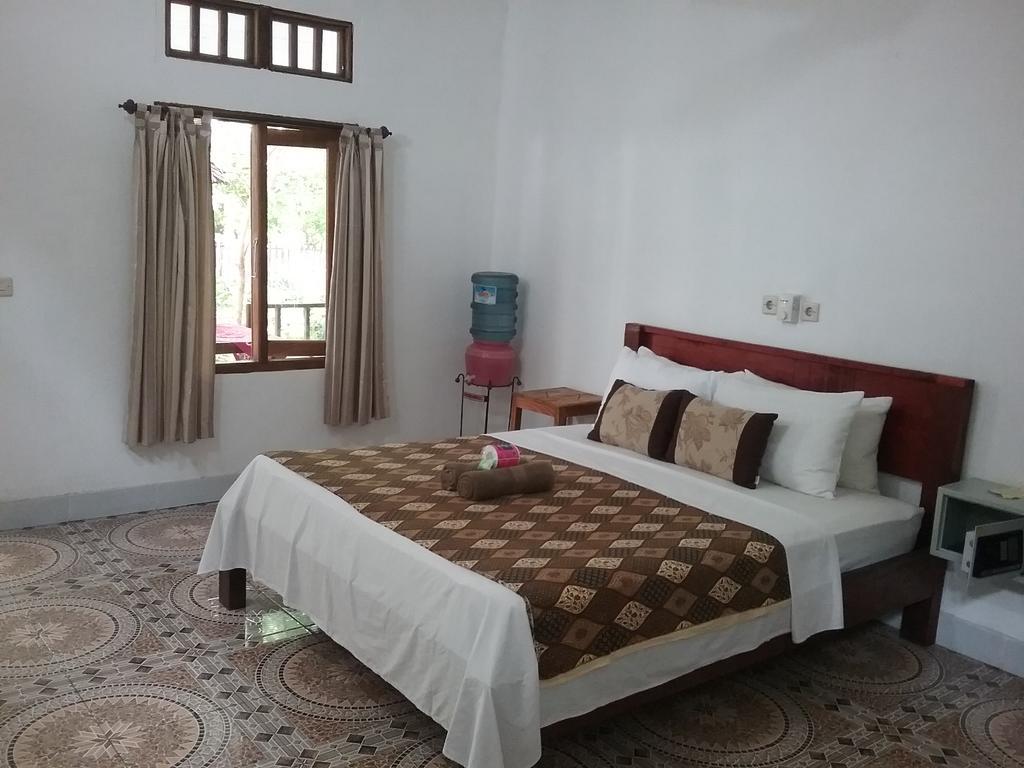 Putri Homestay Gili Meno Exterior foto