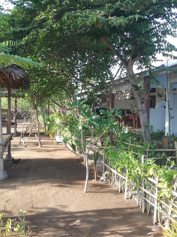 Putri Homestay Gili Meno Exterior foto