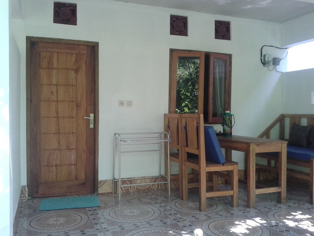 Putri Homestay Gili Meno Exterior foto